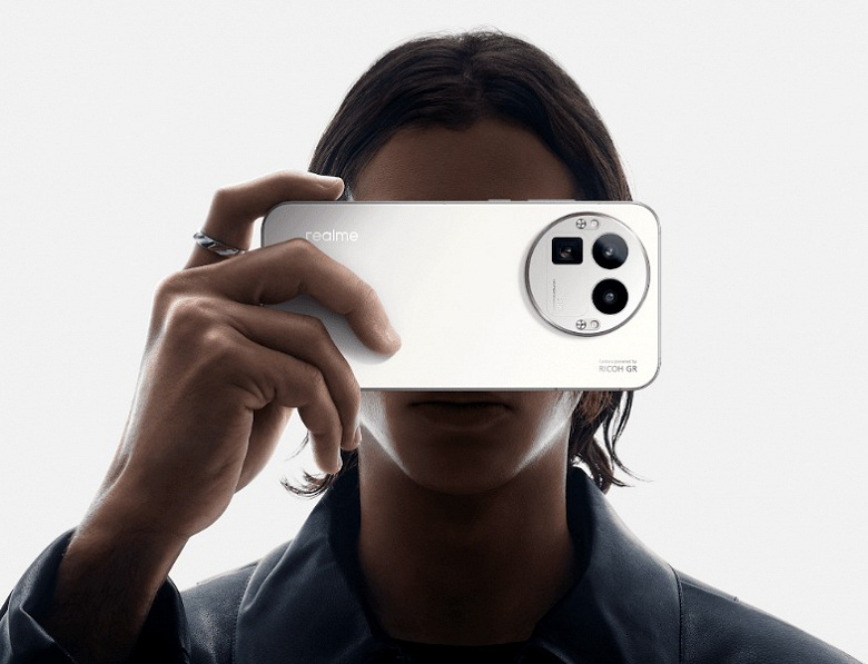 7000 мАч, 120 Вт, экран 2K 144 Гц, Snapdragon 8 Elite Gen 5 и 200-мегапиксельная камера Ricoh GR. Смартфон Realme GT 8 Pro вышел за пределами Китая и готовится к российскому релизу